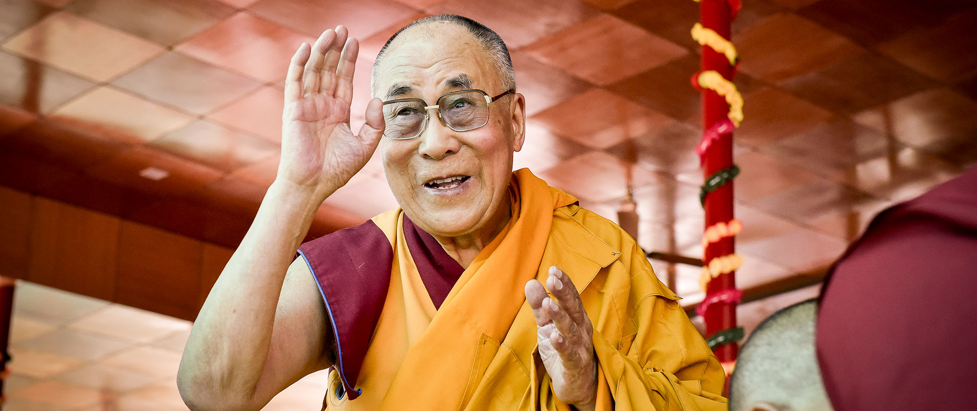 slider-2026-12-12-dalai-lama-01